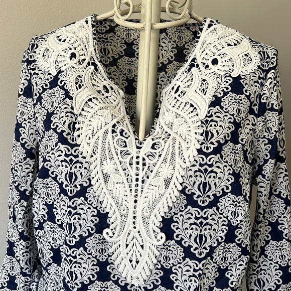 Talbots navy blue and white top - Picture 2 of 4